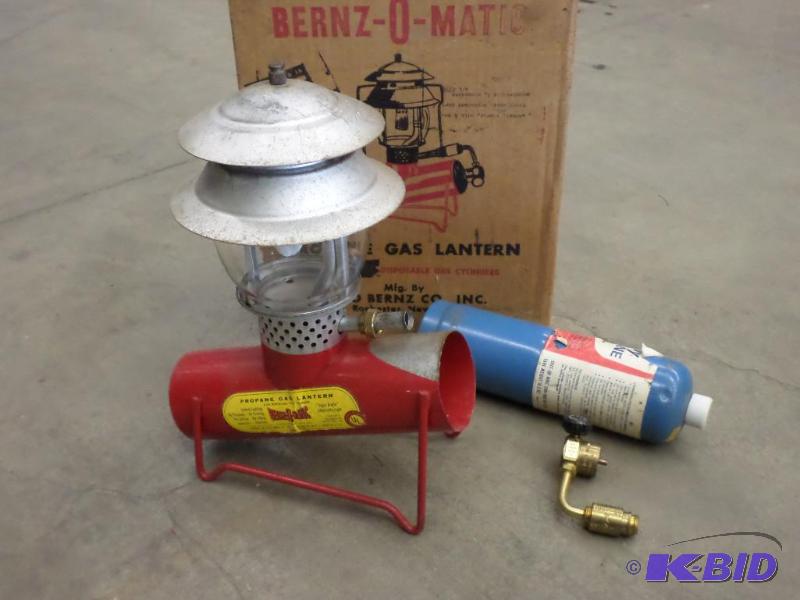 lot 47 image: Bernz-O-Matic LP Gas Lantern, Complete & ...