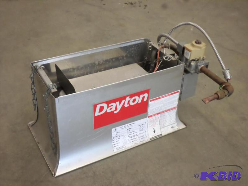 lot 65 image: Dayton Model 3E132E Commercial 30000 BTU Natu...
