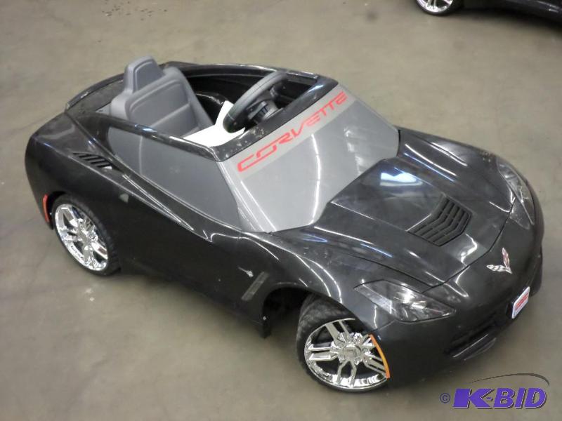 lot 89 image: Like New Power Wheels Corvette Battery Powere...