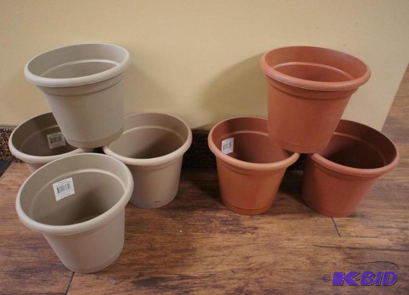 Lot of (7) Small Plastic Flower Pots for the ...