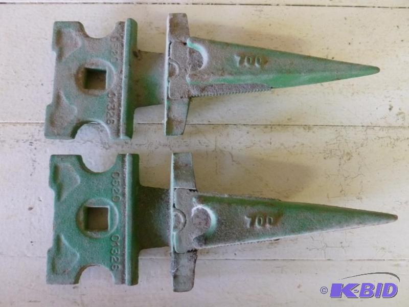 lot 101 image: Lot of two good sickle blade parts, 7 34&quo...