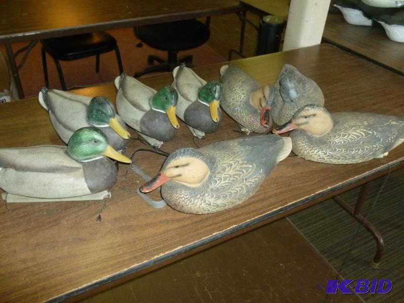 lot 111 image: Lot of eight Avery Outdoors - Greenhead float...