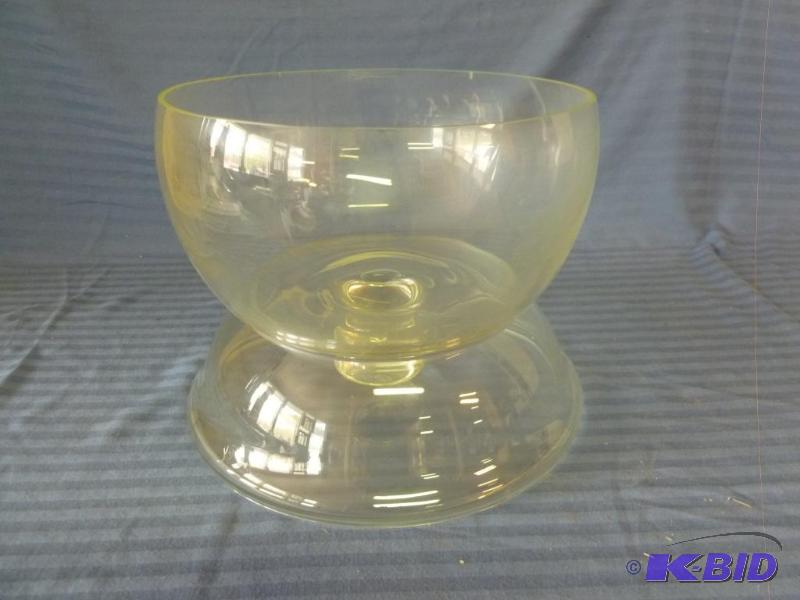 lot 124 image: Large heavy glass cake saver and punch bowl c...
