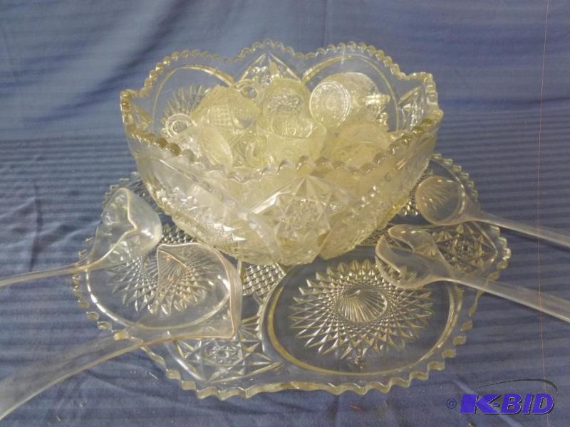 lot 125 image: Large Vintage 15 piece cut glass punch bowl s...