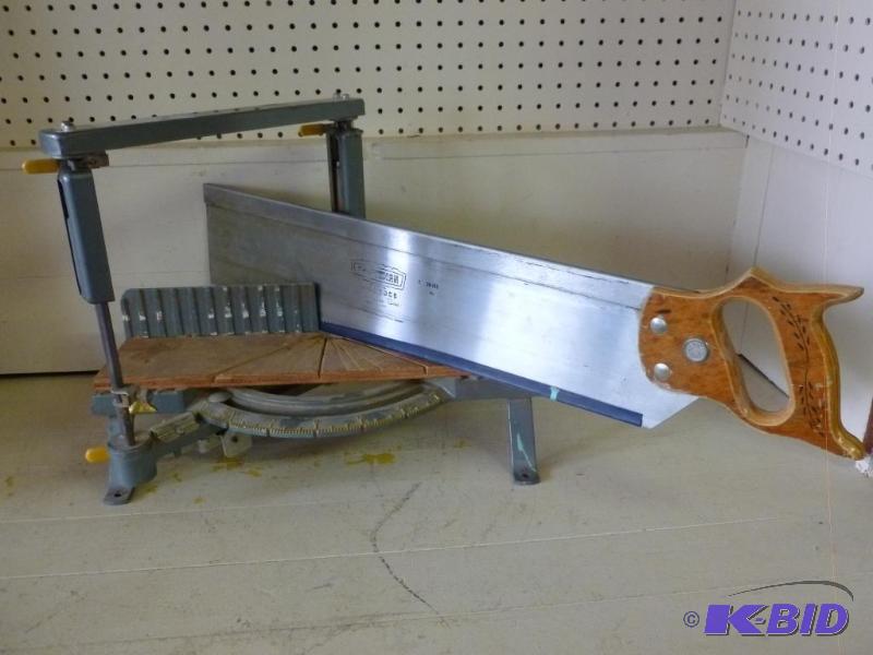 lot 130 image: Heavy duty Craftsman hand miter box saw setup...