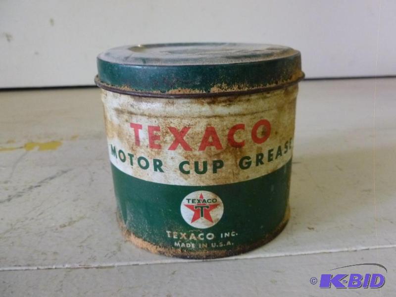 lot 132 image: Vintage Texaco metal motor cup grease can, ab...