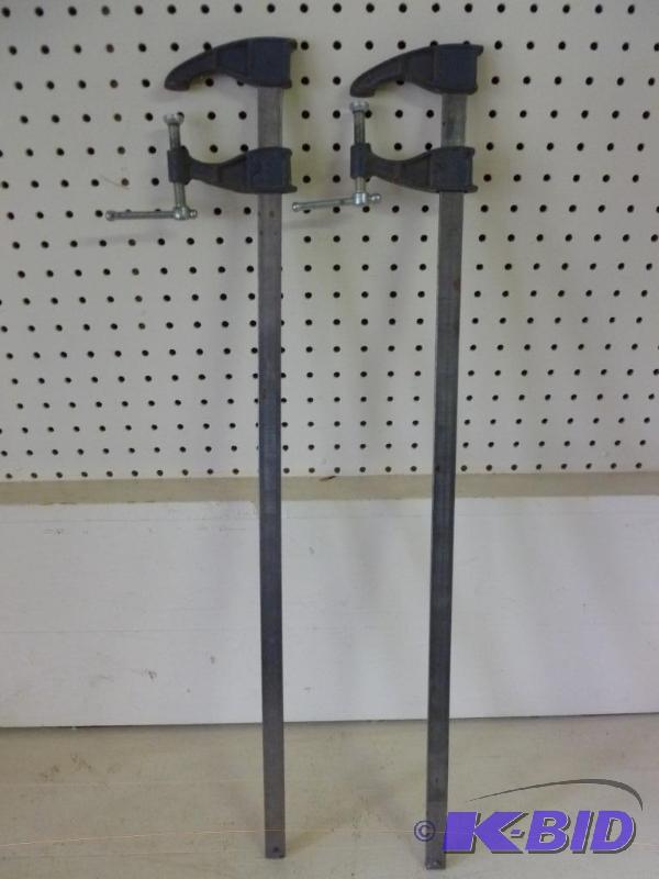 lot 134 image: Lot of two heavy duty steel clamps, measures ...