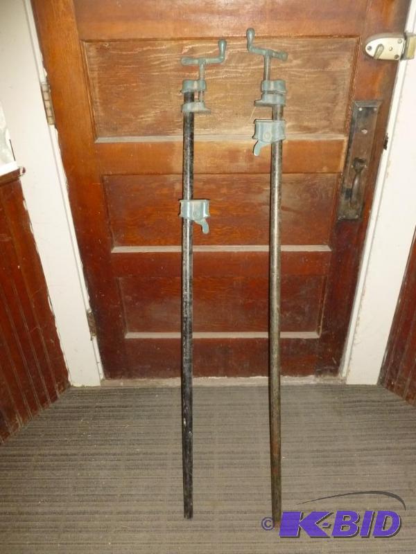 lot 137 image: Lot of two heavy duty Craftsman 1" pipe ...