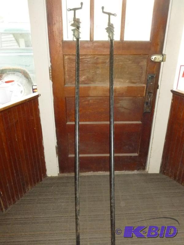 lot 138 image: Lot of two heavy duty Craftsman 1" pipe ...