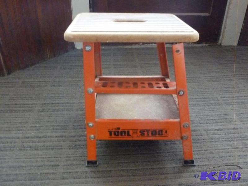lot 149 image: Heavy Duty Tool Stool, measures 14.5" H....