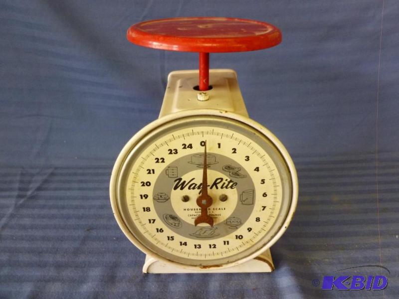lot 151 image: Vintage Way Rite 25 pound kitchen scale, good...