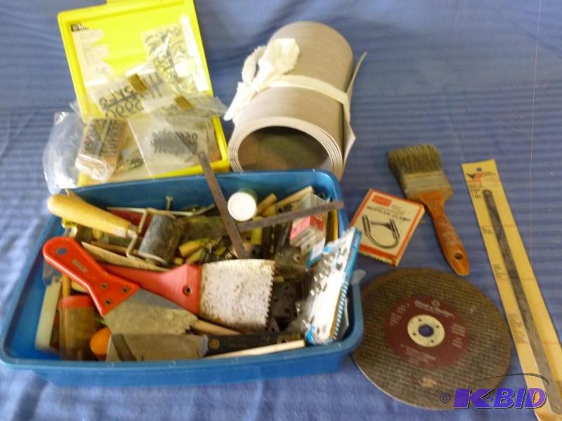 lot 156 image: Large lot of handyman type items that include...