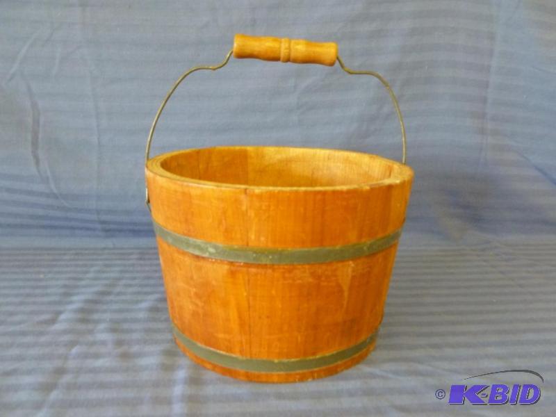 lot 16 image: Vintage Wooden Herring bucket. 9" x 6 1...