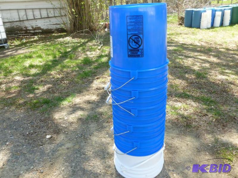 lot 228 image: Lot of six - 5 gallon food grade pails....