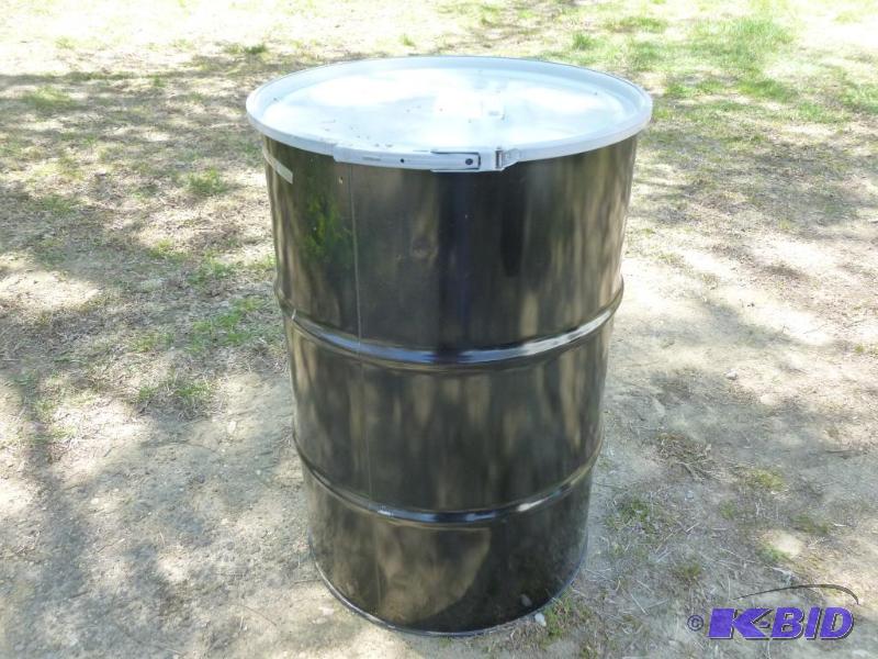 lot 233 image: Large 55 gallon steel barrel, comes with a to...
