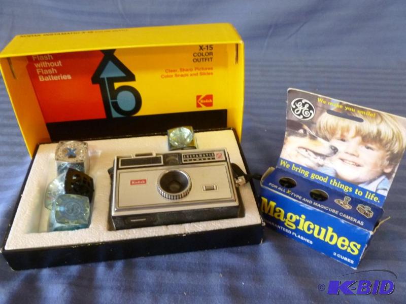 lot 40 image: Vintage Kodak Instamatic Camera Model 100, co...