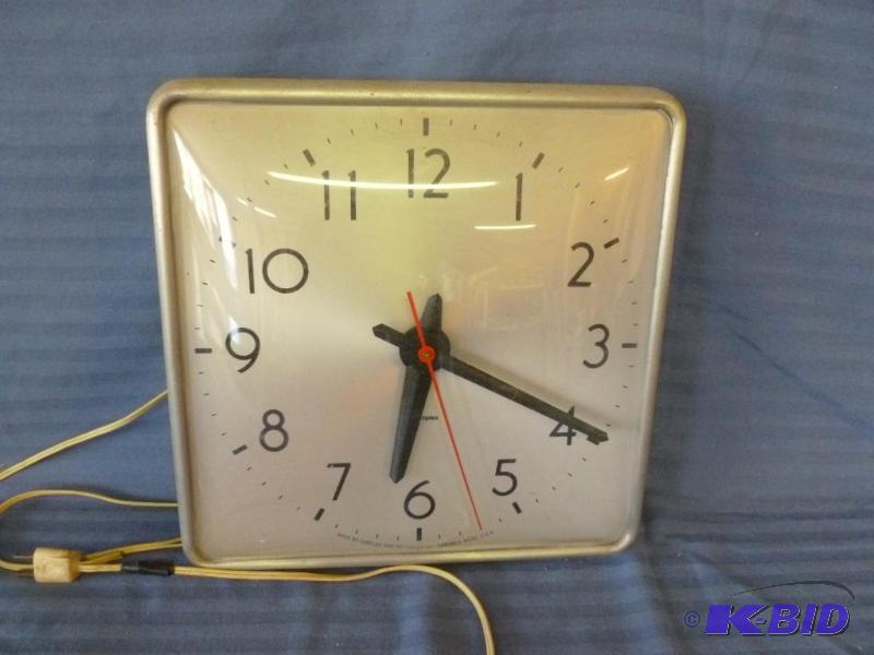 lot 51 image: Vintage Simplex Time Recorder Co. electric sc...