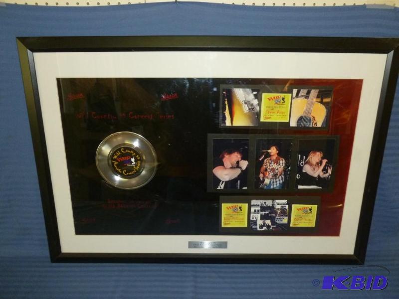 lot 7 image: Large Collectible Gluek Brewing Co. - Wild Co...
