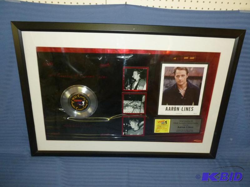 lot 8 image: Large Collectible Gluek Brewing Co. - Wild Co...