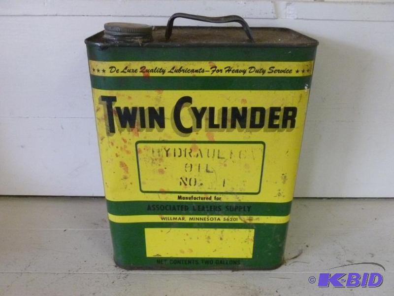 lot 98 image: Vintage Associated Dealers Supply Willmar, Mi...