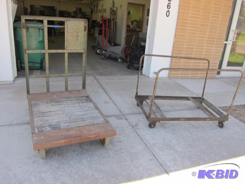 lot 8 image: 2 Carts