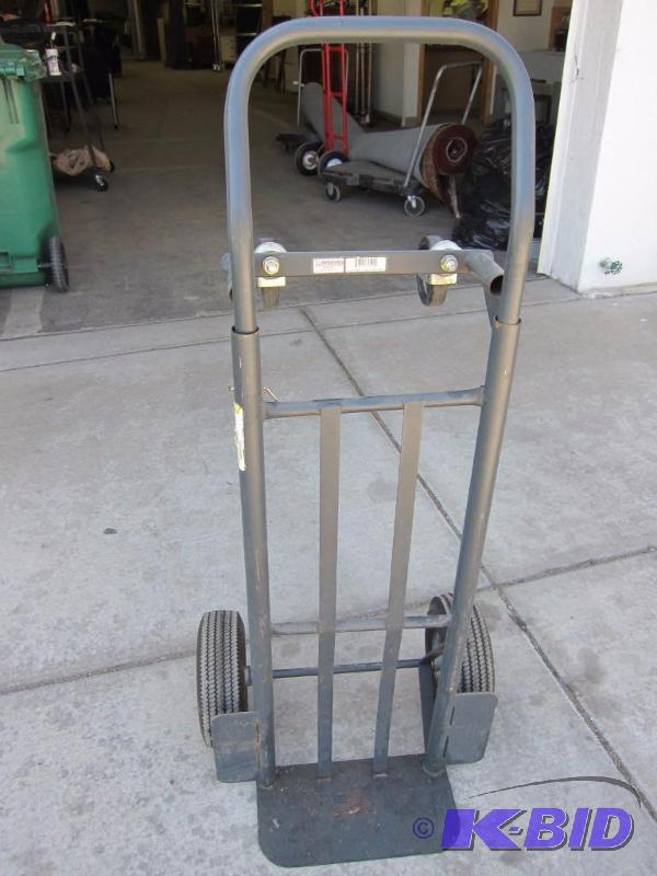 lot 9 image: Convertible Hand Truck
