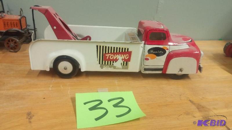 Vintage Wyandotte Tow Truck