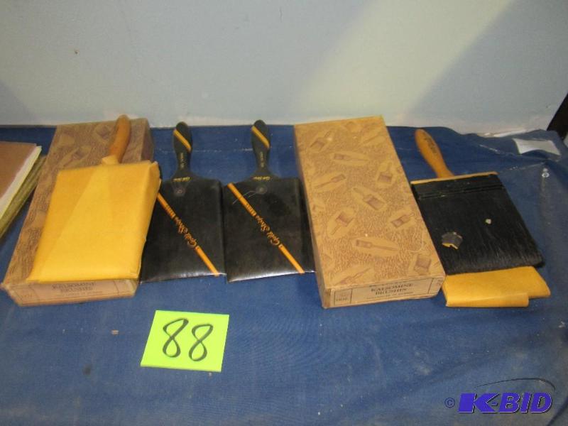 4, Designer Paint Brushes