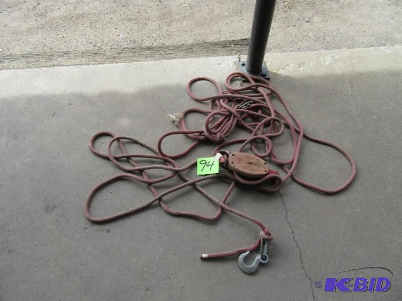 50 ft rope with wood pulley