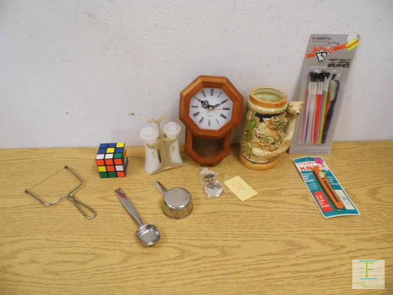 lot 21 image: New Clock