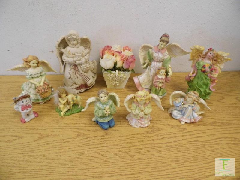 lot 33 image: Angels