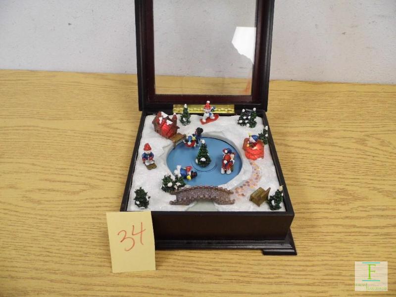 lot 34 image: Music Box