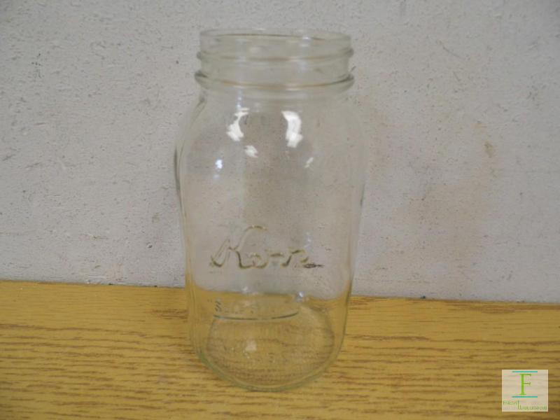 lot 44 image: 24 Quart Canning Jars