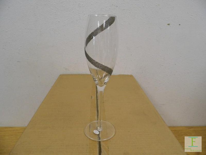 lot 48 image: New Case of 24 Champagne Flutes