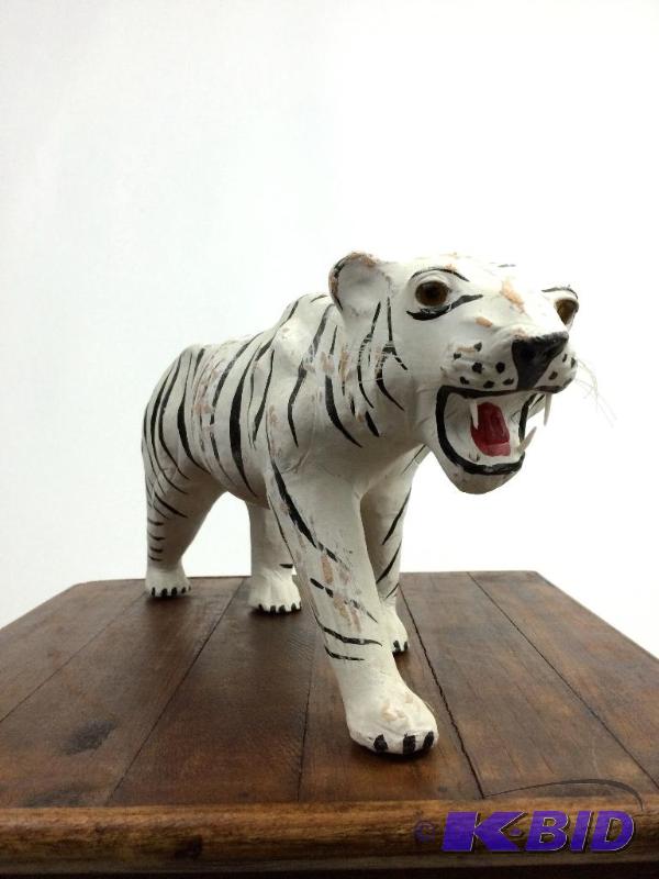 lot 56 image: Vintage Large Leather TigerLeopard Exotic Hand Tooled and Painted
