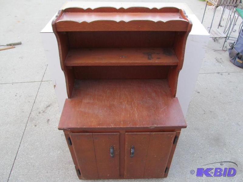 Childrens Doll Hutch