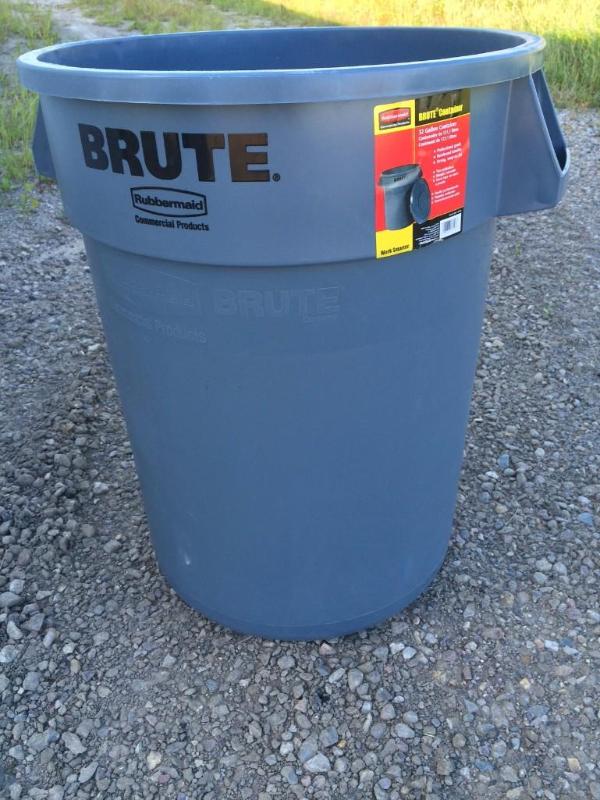 lot 49 image: Rubbermaid Brute Trash Can 55-Gal Brute Trash...