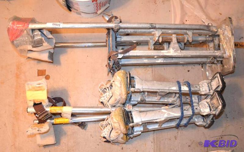 lot 109 image: Dry Wall Stilts 24-40" for painting &...