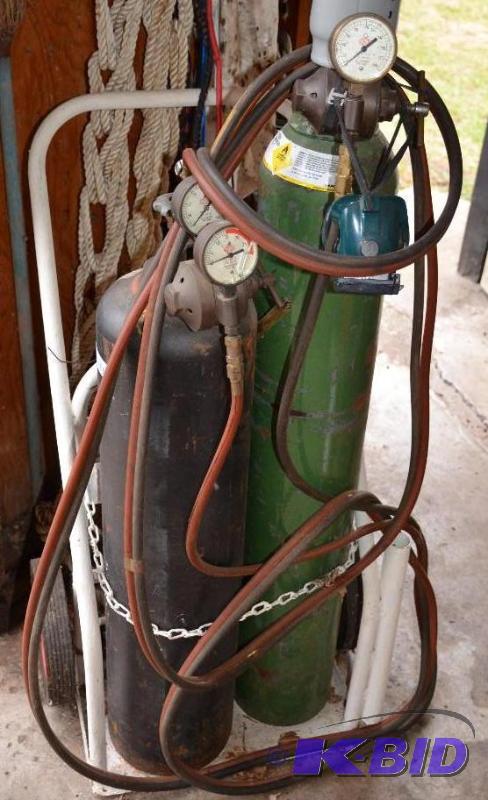 lot 13 image: Northern Airgas welder. Acetylene torch set o...