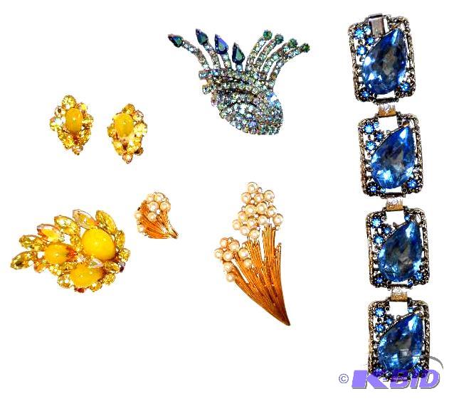 lot 130 image: Beautiful Antique Rhinestone colored Jewelry...