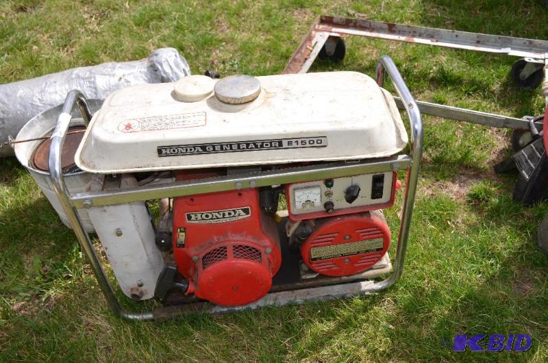 lot 137 image: Honda generator - needs work...