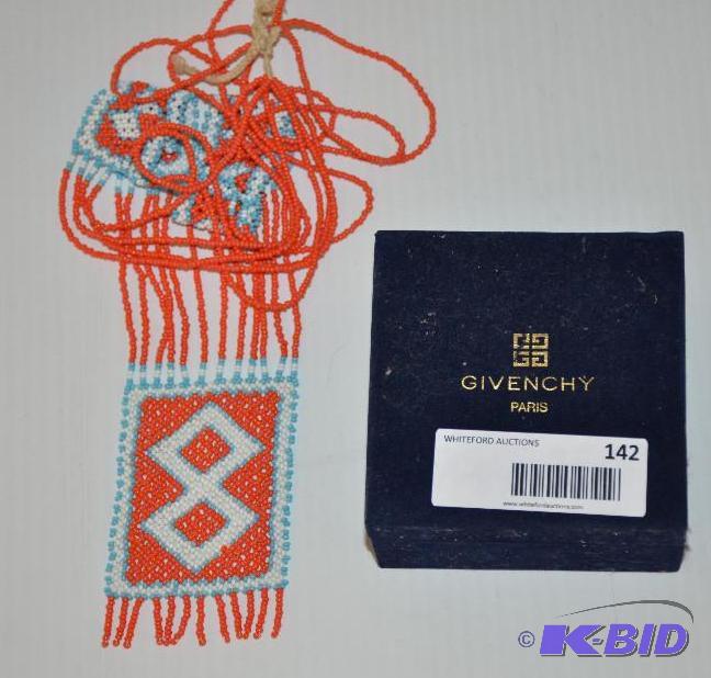 lot 142 image: Navaho type necklace...