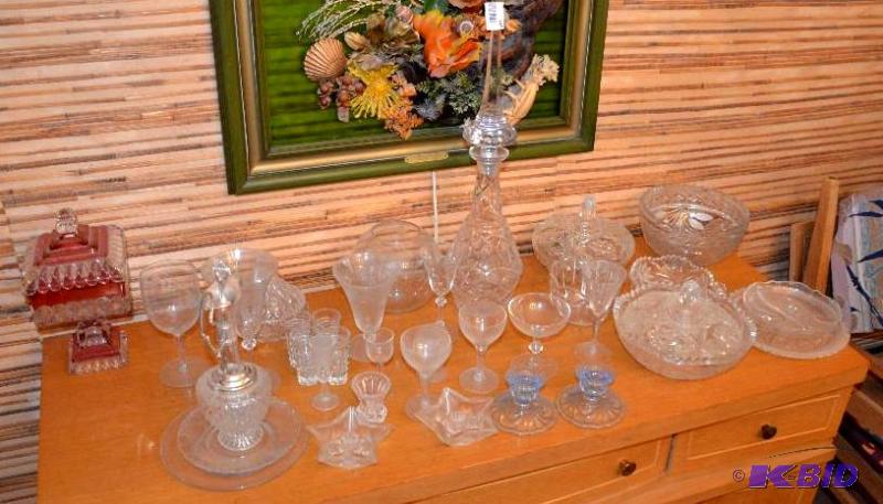 lot 143 image: Assorted glass ware. Nice red & clear gla...