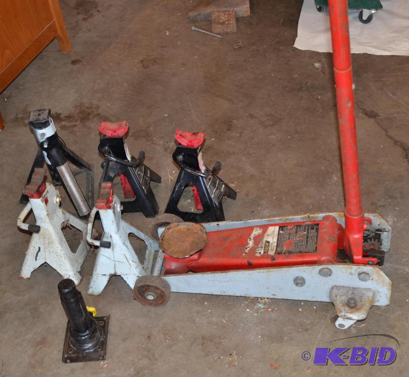 lot 163 image: Larin hydraulic car jack, 5 two ton jack stan...