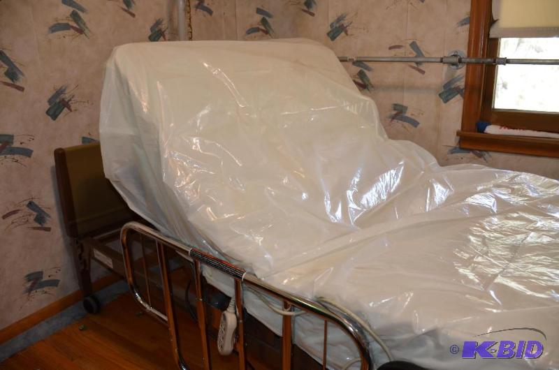 lot 191 image: Electric hospital bed Invacare model 5490IVC,...