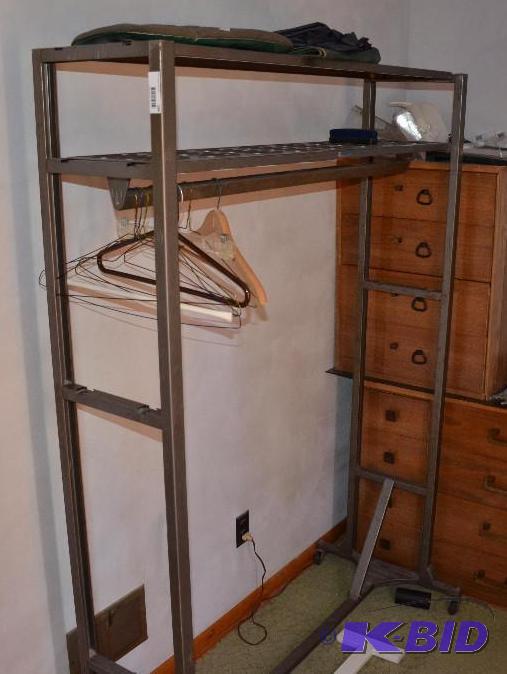 lot 194 image: Retro Checnersette coat & hat rack 51x71x...