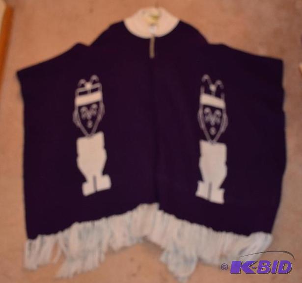 lot 197 image: Monaco poncho...