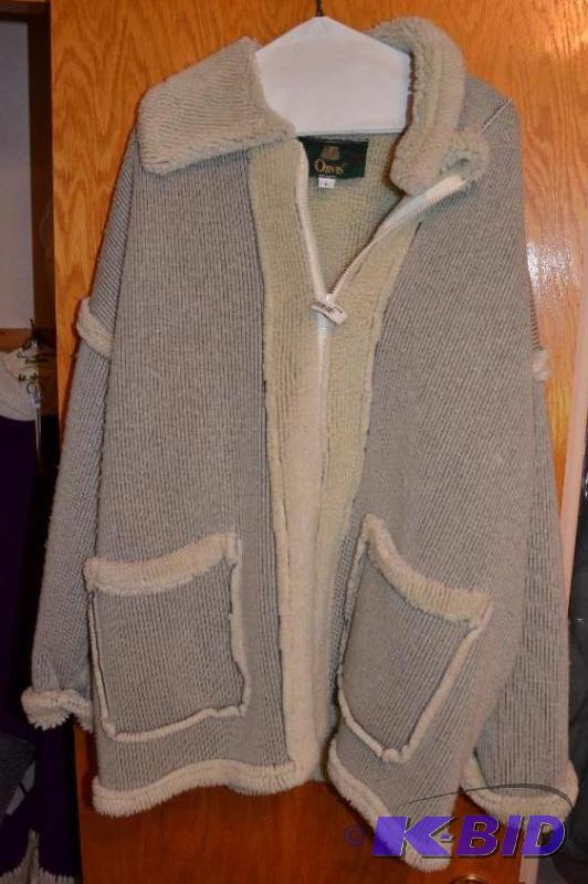lot 198 image: Orvis sweater size large...