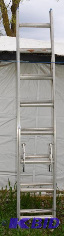lot 252 image: Werner aluminum extension ladder 16" cla...