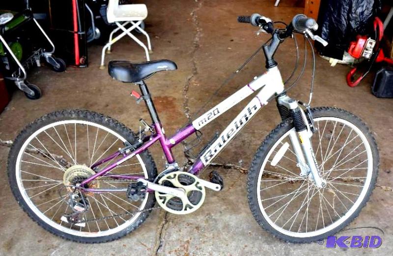 lot 26 image: Raleigh Mountain Sport M20 bicycle 26" t...